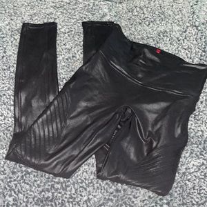 Spanx-faux-leather-moto-legging!